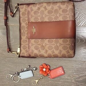 Coach Kitt Messenger Signature Crossbody Shoulder Bag w/ 2 Handmade Coach Keyfob